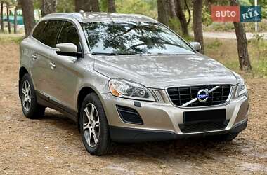 Внедорожник / Кроссовер Volvo XC60 2012 в 