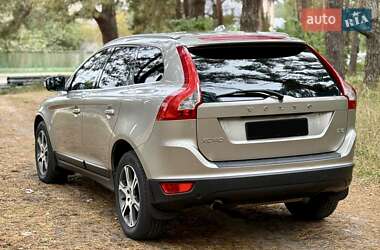 Внедорожник / Кроссовер Volvo XC60 2012 в 