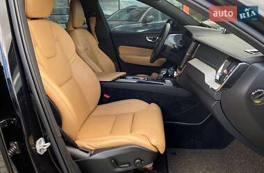 Внедорожник / Кроссовер Volvo XC60 2019 в 