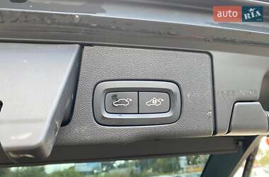 Внедорожник / Кроссовер Volvo XC60 2019 в 