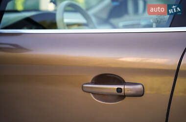 Внедорожник / Кроссовер Volvo XC60 2012 в 