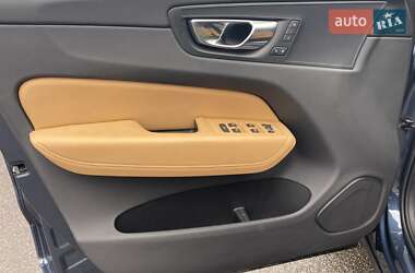 Внедорожник / Кроссовер Volvo XC60 2018 в 