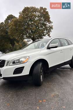 Внедорожник / Кроссовер Volvo XC60 2012 в 