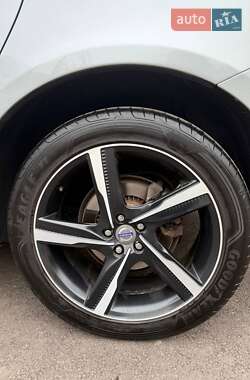 Позашляховик / Кросовер Volvo XC60 2013 в 