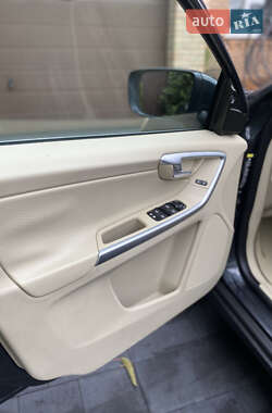 Внедорожник / Кроссовер Volvo XC60 2009 в 