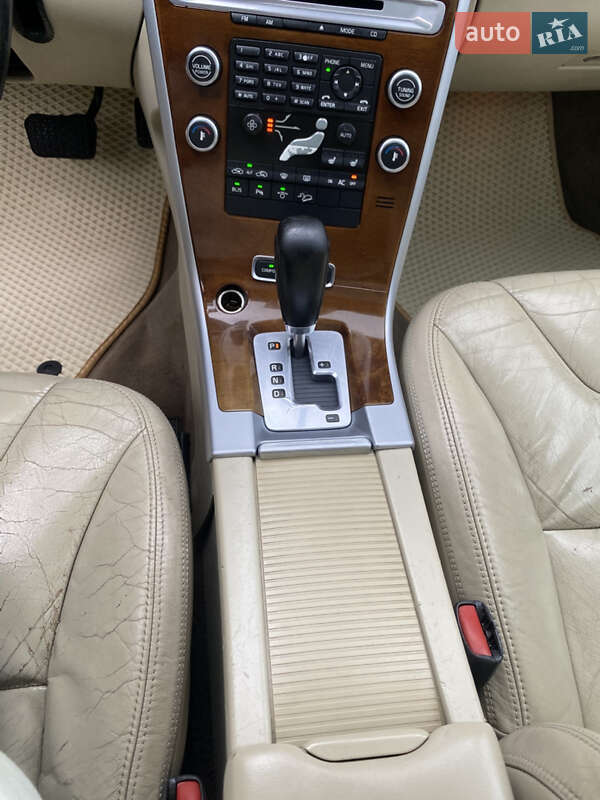 Внедорожник / Кроссовер Volvo XC60 2009 в Луцке
