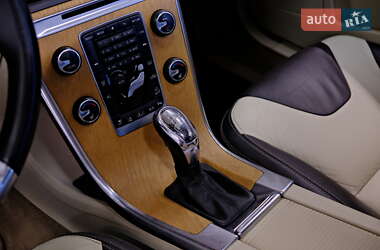 Внедорожник / Кроссовер Volvo XC60 2012 в 