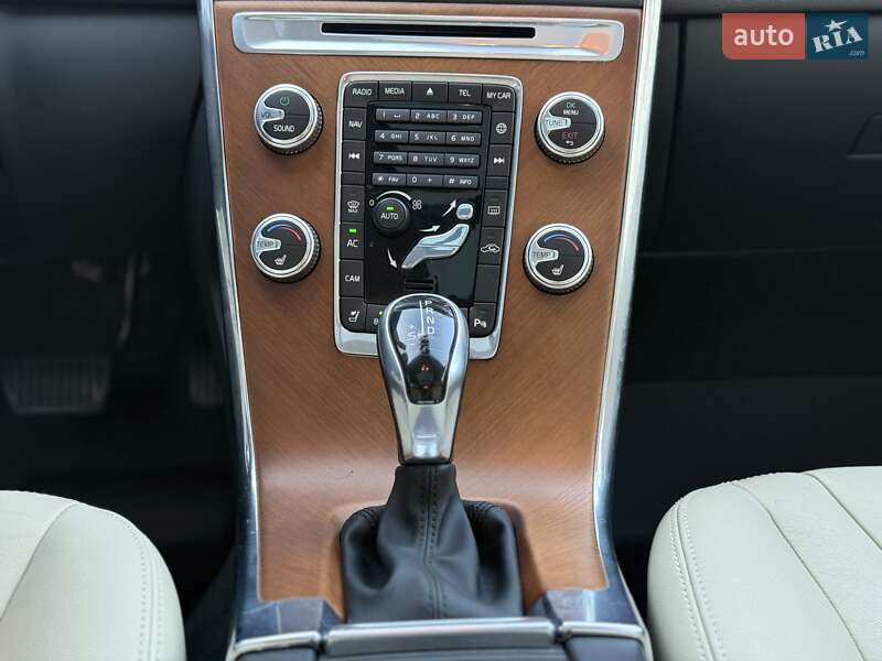 Внедорожник / Кроссовер Volvo XC60 2016 в Львове
