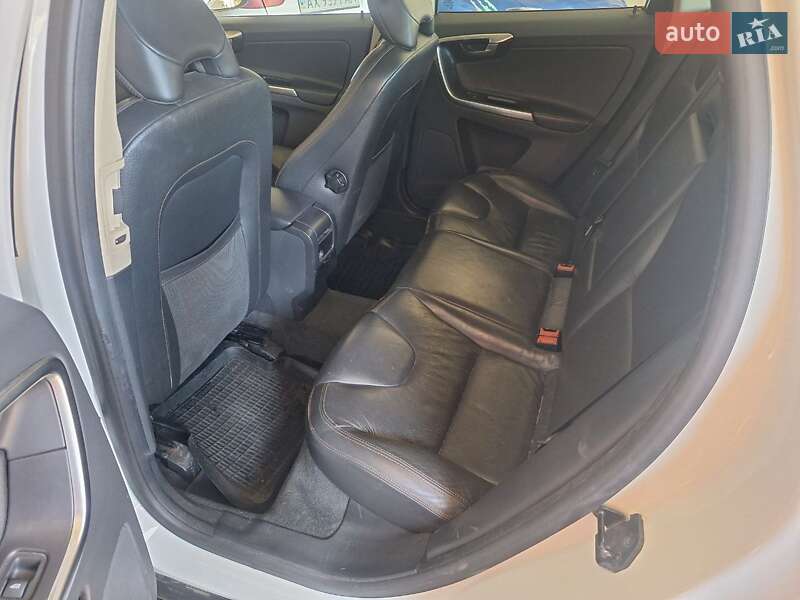 Внедорожник / Кроссовер Volvo XC60 2012 в Харькове
