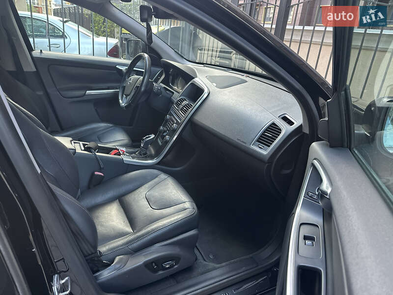 Позашляховик / Кросовер Volvo XC60 2015 в Одесі фото 22 Позашляховик / Кросовер Volvo XC60 2015 в Одесі