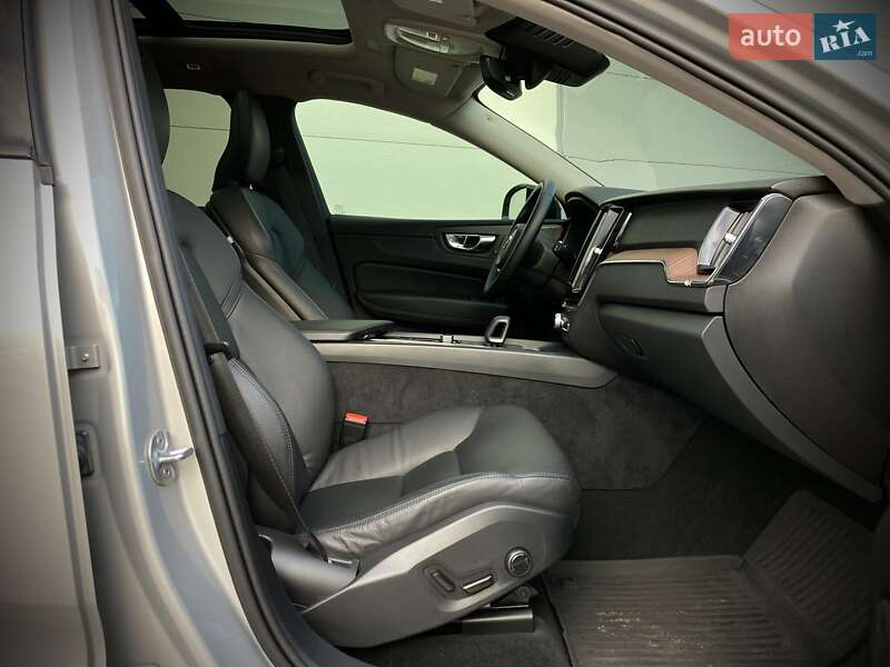 Позашляховик / Кросовер Volvo XC60 2023 в Києві