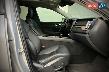 Внедорожник / Кроссовер Volvo XC60 2023 в 