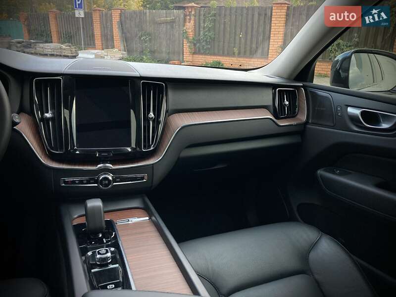 Позашляховик / Кросовер Volvo XC60 2023 в Києві