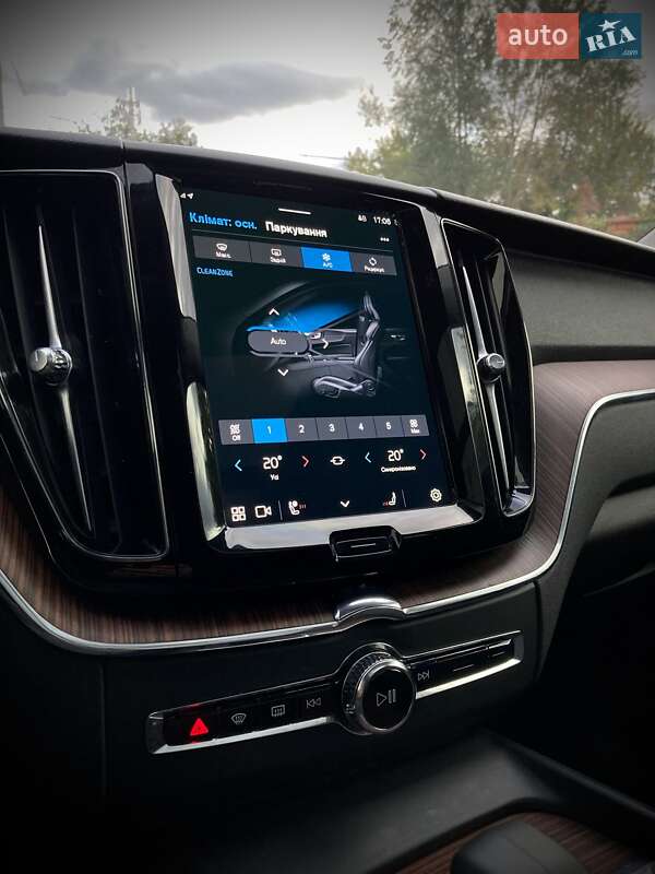 Позашляховик / Кросовер Volvo XC60 2023 в Києві