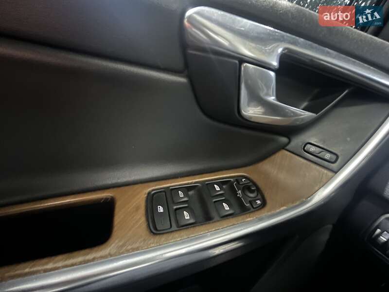 Позашляховик / Кросовер Volvo XC60 2013 в Києві