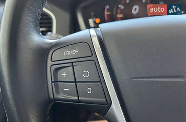 Позашляховик / Кросовер Volvo XC60 2016 в 