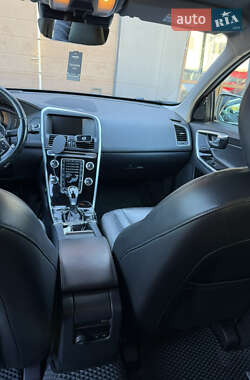 Внедорожник / Кроссовер Volvo XC60 2015 в 