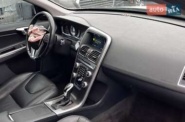 Внедорожник / Кроссовер Volvo XC60 2015 в 