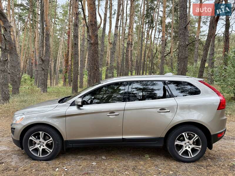 Позашляховик / Кросовер Volvo XC60 2012 в Києві