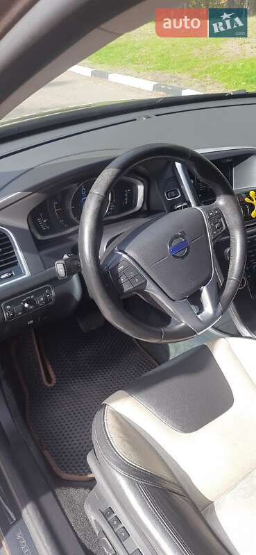 Внедорожник / Кроссовер Volvo XC60 2015 в Коростене
