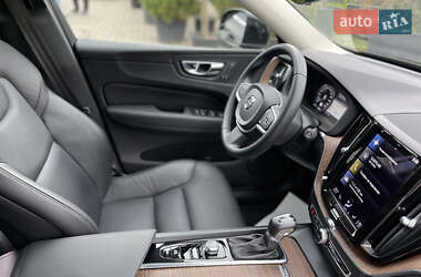 Позашляховик / Кросовер Volvo XC60 2021 в  фото 30 Позашляховик / Кросовер Volvo XC60 2021 в