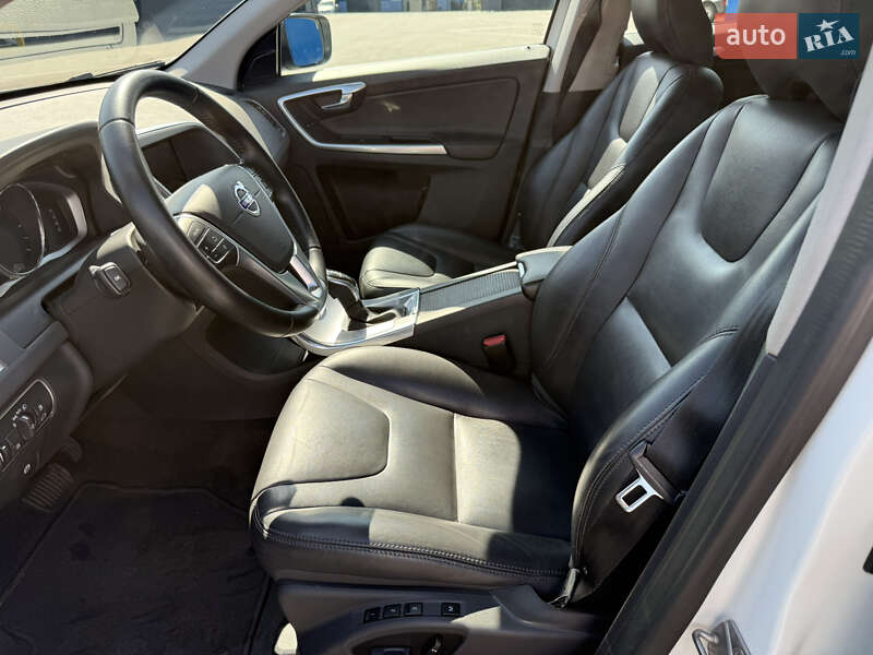 Внедорожник / Кроссовер Volvo XC60 2016 в Ровно