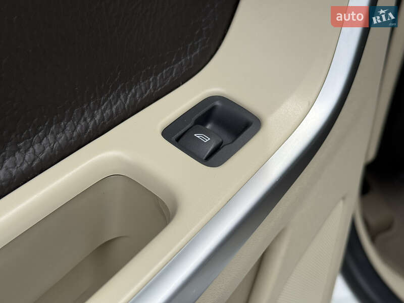Внедорожник / Кроссовер Volvo XC60 2012 в Ровно
