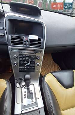 Позашляховик / Кросовер Volvo XC60 2009 в 