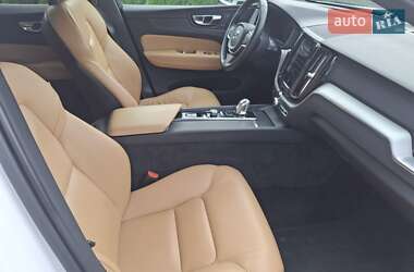 Позашляховик / Кросовер Volvo XC60 2017 в  фото 33 Позашляховик / Кросовер Volvo XC60 2017 в