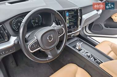 Позашляховик / Кросовер Volvo XC60 2017 в  фото 37 Позашляховик / Кросовер Volvo XC60 2017 в