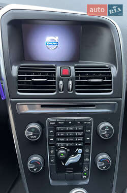 Позашляховик / Кросовер Volvo XC60 2014 в 