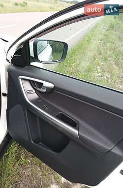 Позашляховик / Кросовер Volvo XC60 2010 в 
