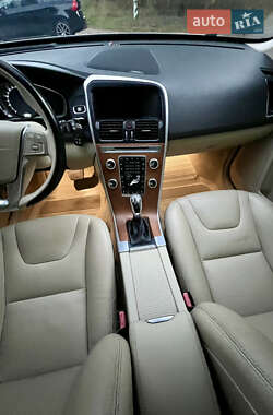 Внедорожник / Кроссовер Volvo XC60 2015 в 