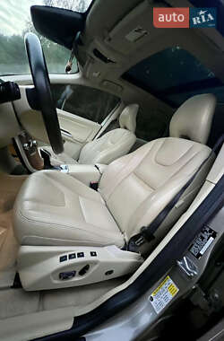 Внедорожник / Кроссовер Volvo XC60 2015 в 