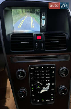 Внедорожник / Кроссовер Volvo XC60 2015 в 