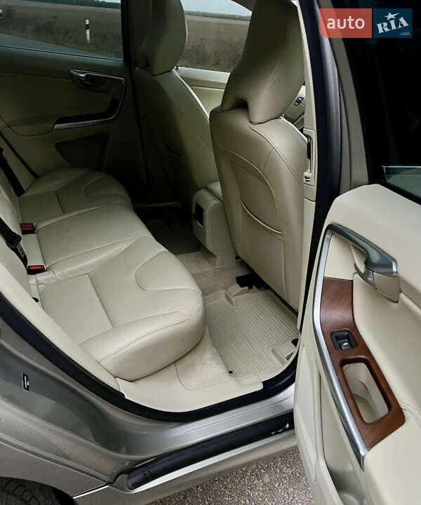 Позашляховик / Кросовер Volvo XC60 2015 в Луцьку фото 41 Позашляховик / Кросовер Volvo XC60 2015 в Луцьку