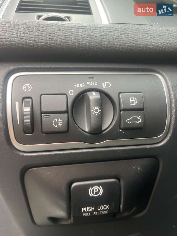 Позашляховик / Кросовер Volvo XC60 2013 в Києві