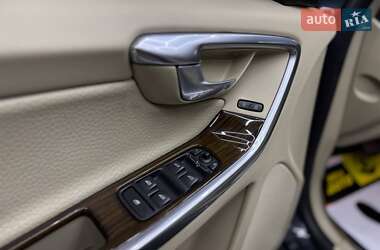 Внедорожник / Кроссовер Volvo XC60 2013 в 