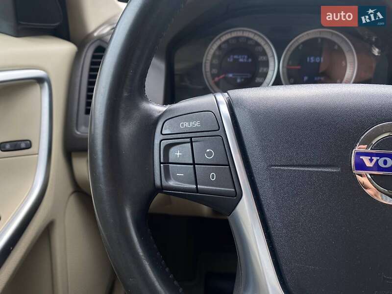 Позашляховик / Кросовер Volvo XC60 2011 в Києві