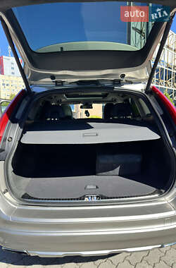 Внедорожник / Кроссовер Volvo XC60 2014 в 