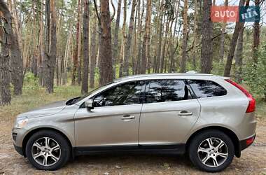 Позашляховик / Кросовер Volvo XC60 2012 в  фото 8 Позашляховик / Кросовер Volvo XC60 2012 в