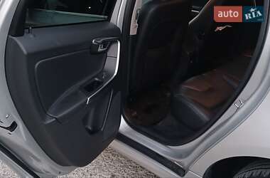 Внедорожник / Кроссовер Volvo XC60 2014 в 