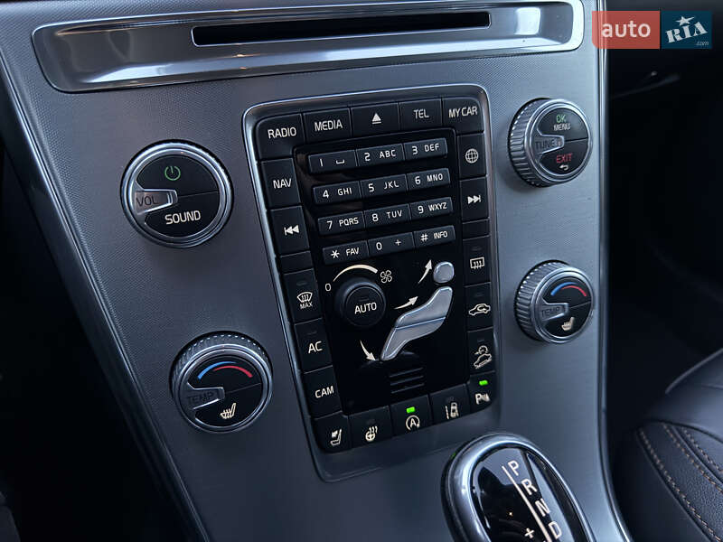Внедорожник / Кроссовер Volvo XC60 2017 в Радивилове