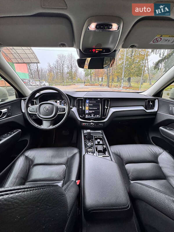 Внедорожник / Кроссовер Volvo XC60 2019 в Киеве