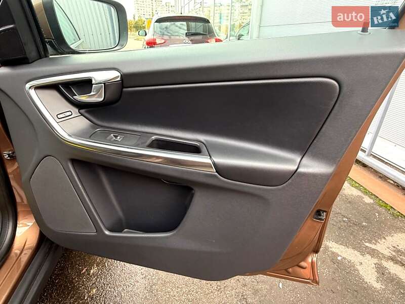 Позашляховик / Кросовер Volvo XC60 2012 в Києві фото 62 Позашляховик / Кросовер Volvo XC60 2012 в Києві