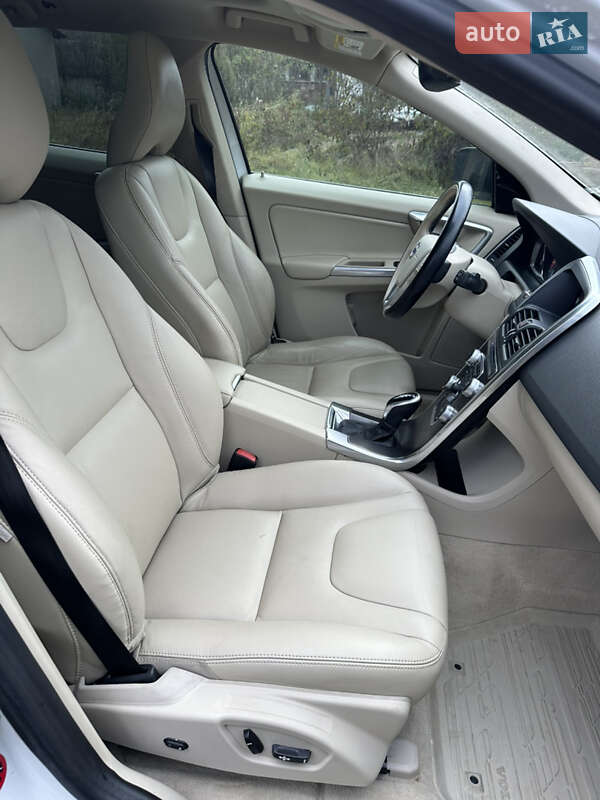 Внедорожник / Кроссовер Volvo XC60 2015 в Самборе фото 40 Внедорожник / Кроссовер Volvo XC60 2015 в Самборе