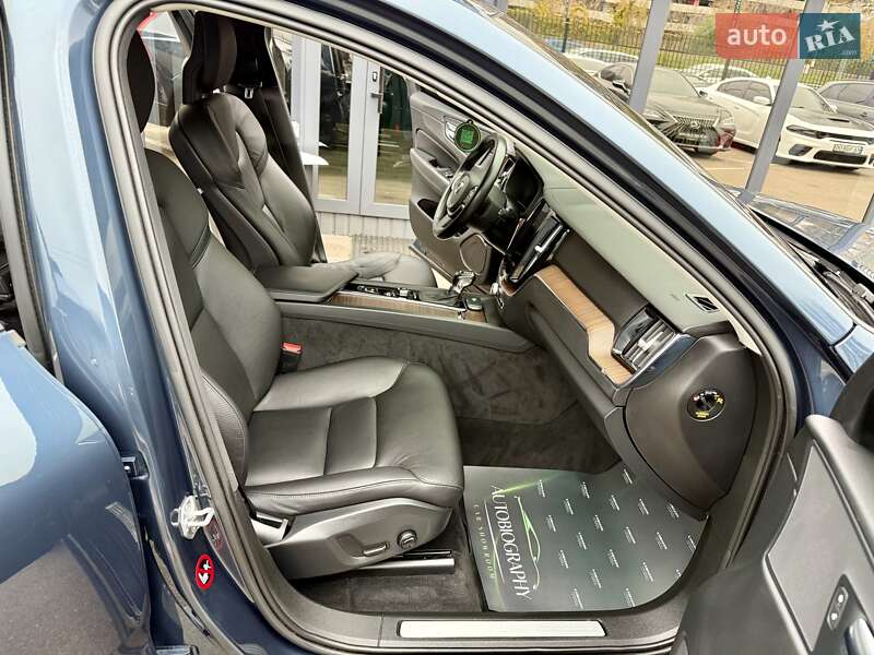 Позашляховик / Кросовер Volvo XC60 2017 в Києві фото 43 Позашляховик / Кросовер Volvo XC60 2017 в Києві