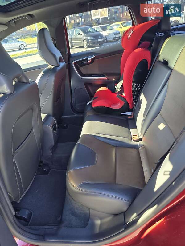 Внедорожник / Кроссовер Volvo XC60 2015 в Львове