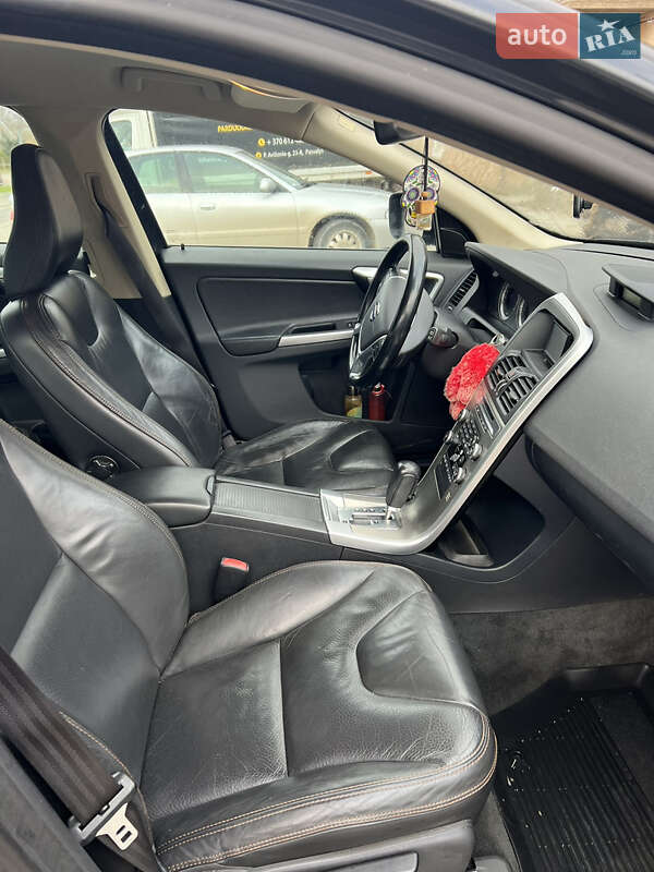 Внедорожник / Кроссовер Volvo XC60 2010 в Каменском фото 9 Внедорожник / Кроссовер Volvo XC60 2010 в Каменском