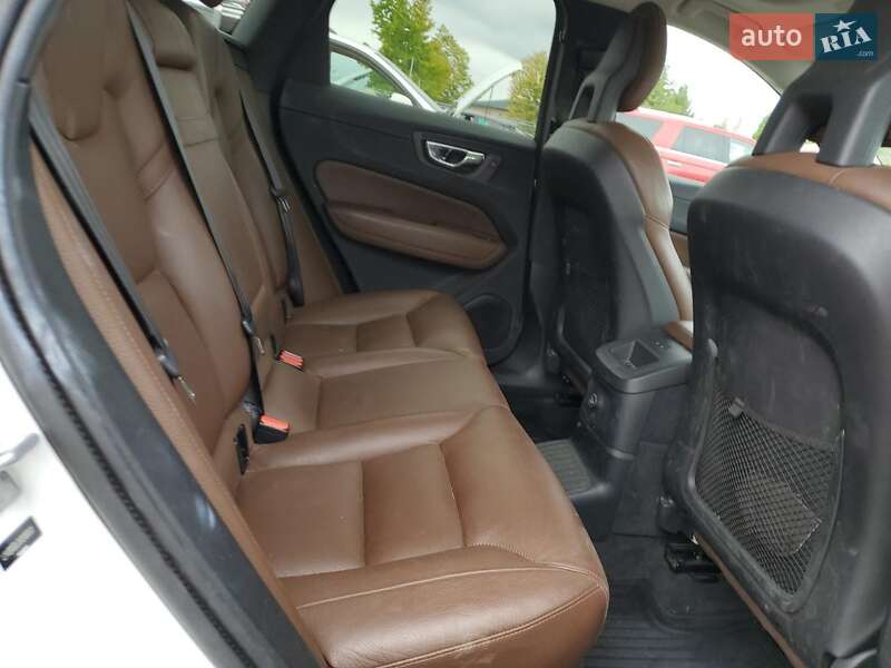 Внедорожник / Кроссовер Volvo XC60 2018 в Харькове